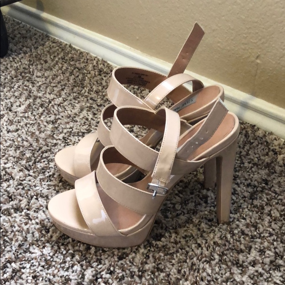 Heels - Picture 2 of 3